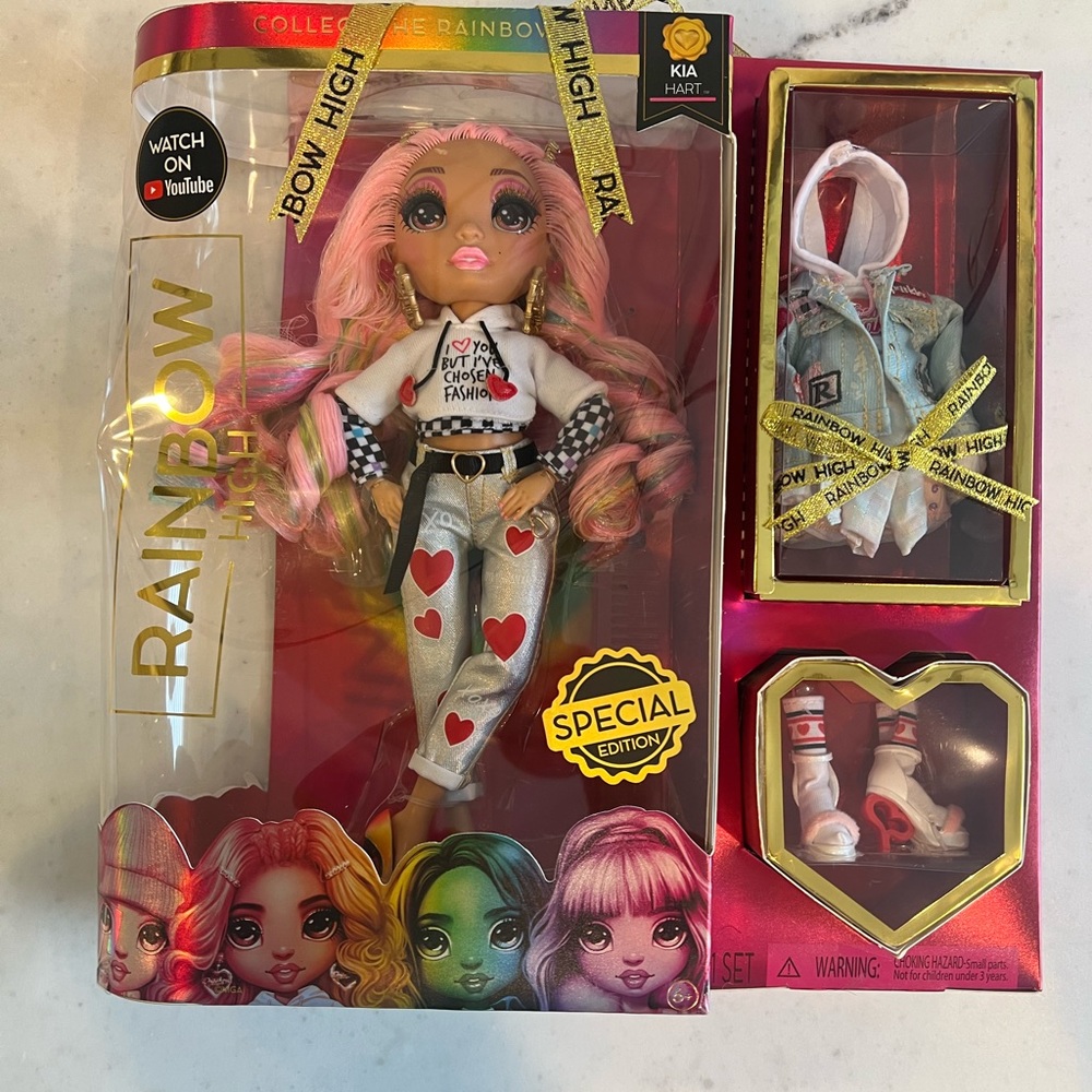 Rainbow High Kia Hart Fashion Doll